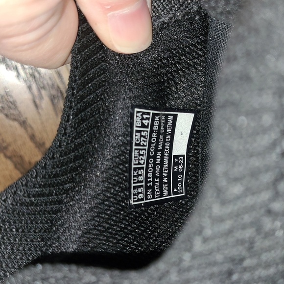 Skechers Men's Black Slip-On Sneakers Size 9.5 - Picture 7 of 7